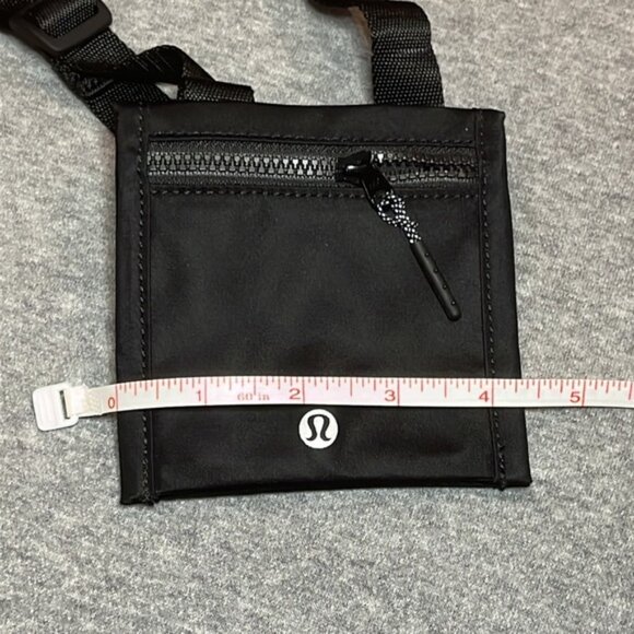 LULULEMON Black Ever Ready crossbody wallet. - Picture 7 of 9